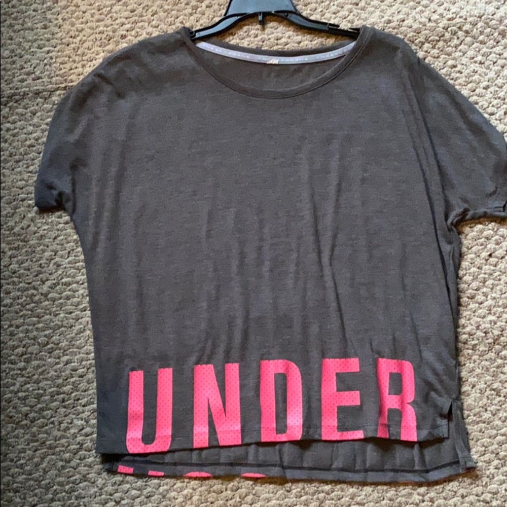 Under Armor short sleeve top
